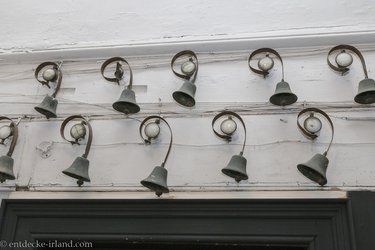 Glocken für die Bediensteten