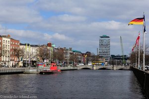 Der River Liffey - An Ruirtheach - in Dublin