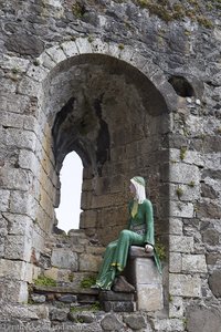 Prinzessin Affreca de Courcy im Fenster des Carrickfergus Castle