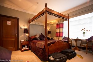 Ein Himmelbett in der Bridal Suite der Caldhame Lodge