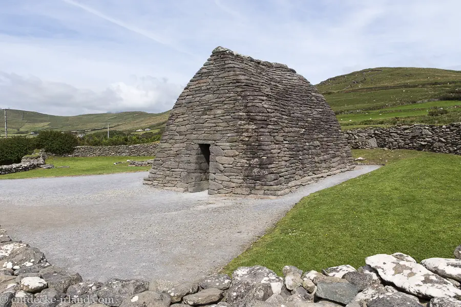 Eine steinerne Kirche im County Kerry