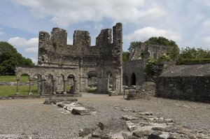 Arkadenbogen und das Waschhaus