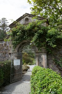 Gartentor im Garten von Garinish Island