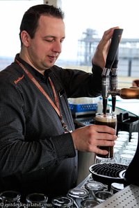Frisch gezapftes Guinness in der Gravity Bar