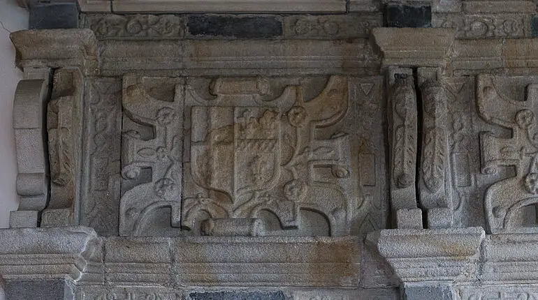 Wappen der Lady Brooke, mit der bourbonischen Lilie der Leicesters