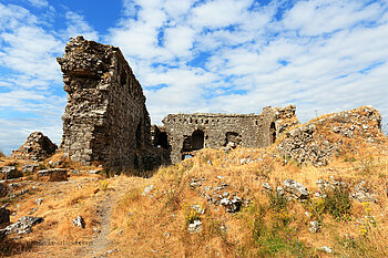 Die oberen Teile der Burgruine von Dunamase