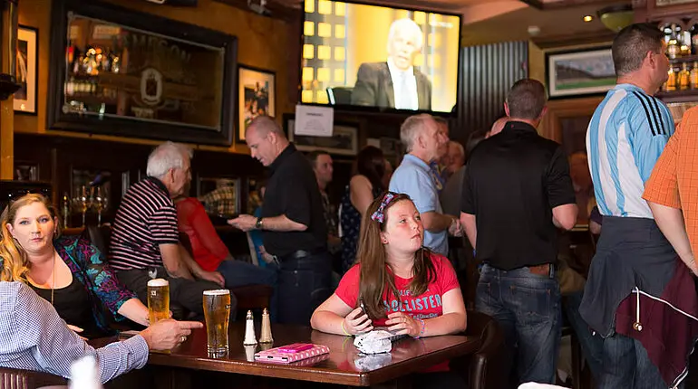 Fußball-Weltmeisterschaft in der Tom Sheridan’s Bar