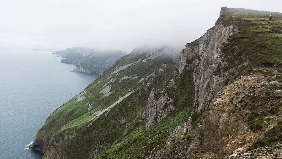 Blick zu den Klippen von Slieve League