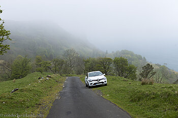 Es geht wieder steil hinauf von der Murlough Bay.