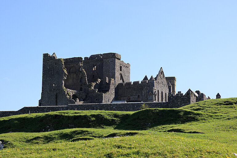 Aussicht vom Fußweg zum Hore Abbey zum Rock of Cashel