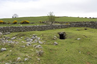 Eingang zum Souterrain des Drumena Cashel