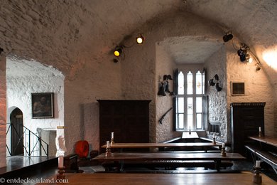 die Hauptwache - gewölbte Halle vom Bunratty Castle