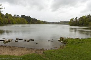 Der See im Castlewellan Forest Park