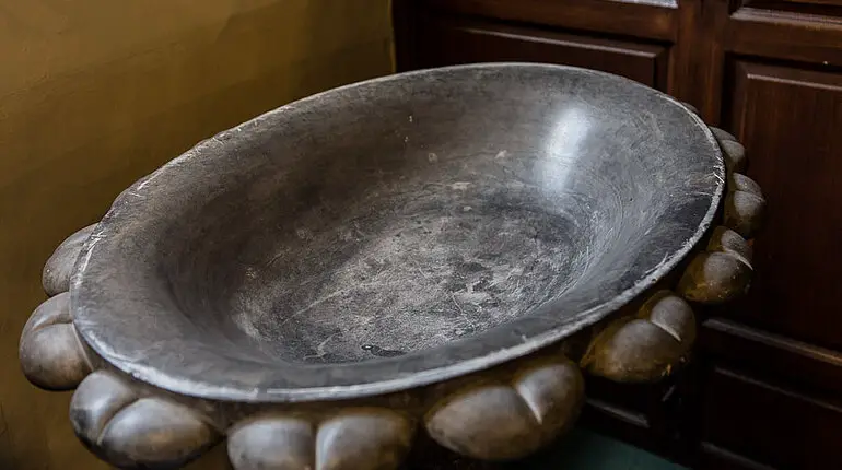 altes Taufbecken in der St. Michan's Church