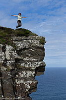 Annettes Sprung über die Cliffs of Moher