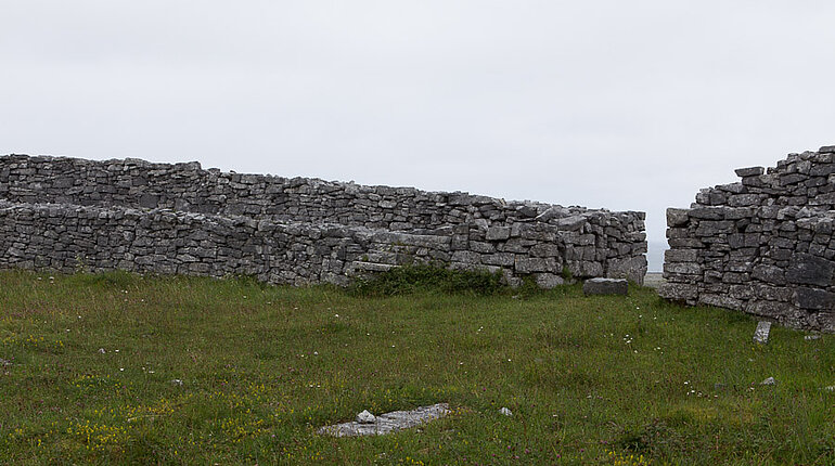 Es ist keiner unterwegs bei Dún Eoghanachta auf Inishmore