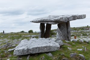 Die Megalith-Anlage des Poulnabrone Dolmen