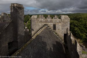 Ausblick von einem der Ecktürme des Bunratty Castle