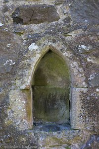 Wandöffnung in der Grey Abbey in Nordirland