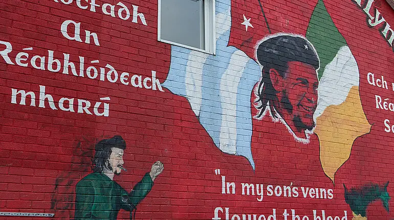 Auch an den Revolutionär Ernesto Che Guevara Lynch wird erinnert.