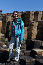 Anne beim Giant's Causeway