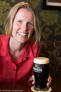 Anne mit Guinnes in Henry´s Restaurant