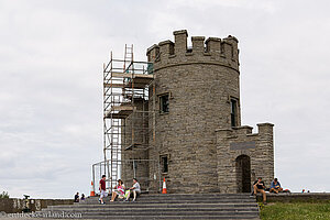 O´Brian´s Tower bei den Cliffs of Moher