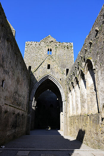 Mauern der Klosterkirche auf dem Rock of Cashel