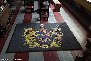Teppich mit Familienwappen