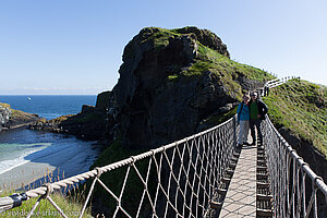 Auf der Carrick-a-Rede Rope Bridge, Antrim