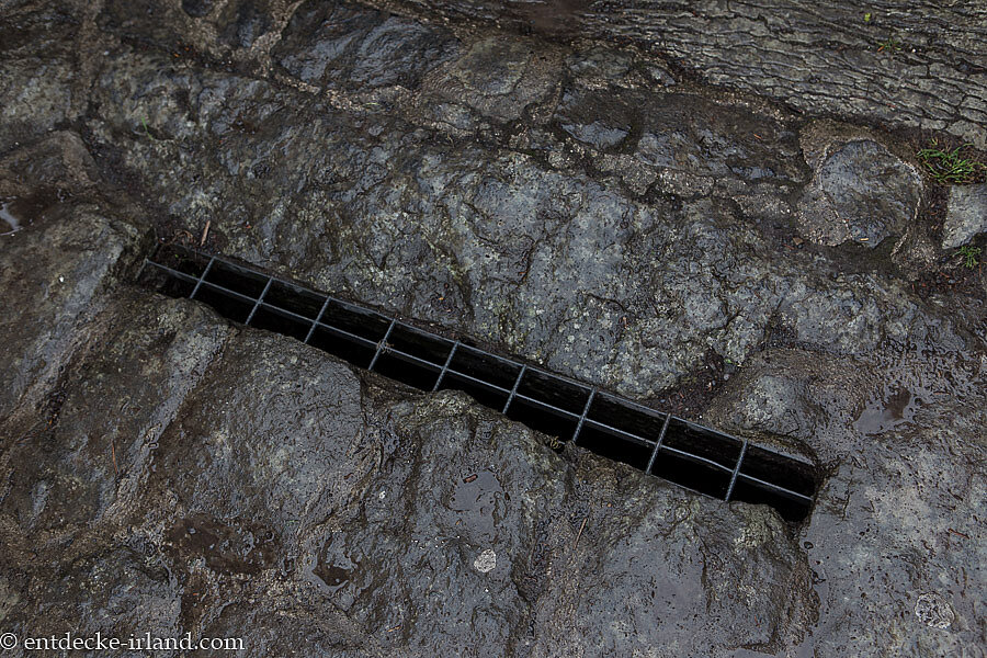 Angelloch im Fischerhaus, damit die Mönche nicht raus mussten.