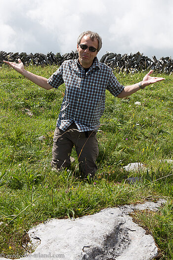 Der Karstboden auf dem Burren erfordert bestes Schuhwerk 