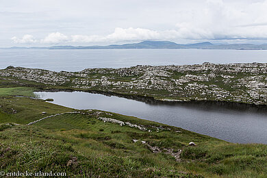 kleiner Moorsee auf den Seeklippen