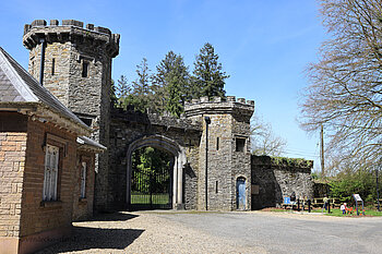 zwei Türme flankieren das Heywood Gardens Entrance Gate 