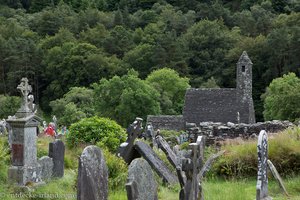 Blick über den Friedhof von Glenderlough