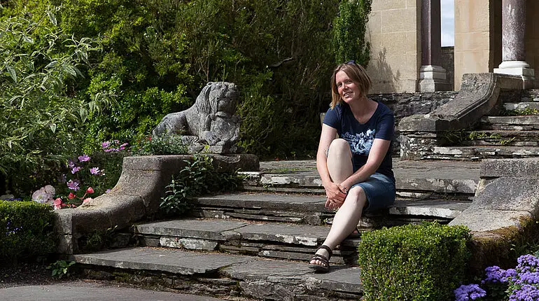 Anne im italienischen Garten von Garinish Island