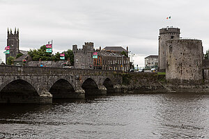 Blick über den Shannon zum King John´s Castle