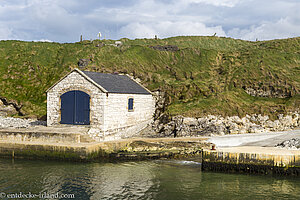 Bootshaus beim Ballintoy Harbour