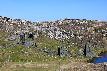 Das Dunlough Castle auf dem Three Castle Head
