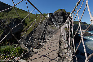 tolle Konstruktion - die Carrick-a-Rede Rope-Bridge