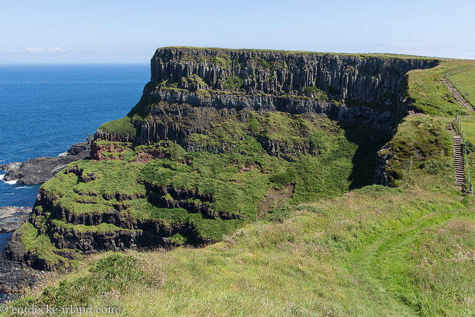 Steilklippen beim Port na Spaniagh, Irland
