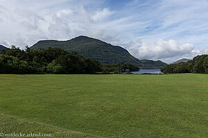 großzügige Rasenflächen beim Muckross House