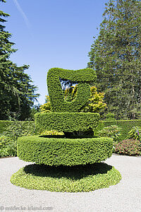 irische Harfe im Shamrock Garden von Mount Stewart