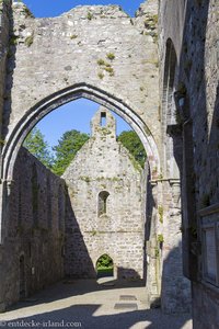 das Kirchenschiff der Grey Abbey in Nordirland